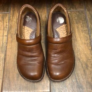 Born women’s slip on brown leather shoes